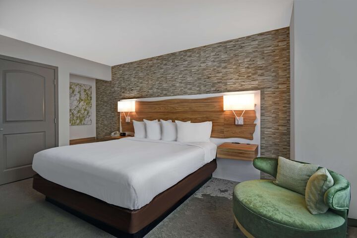 Hilton Hasbrouck Heights / Meadowlands
