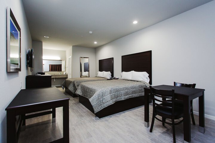 Room 7 of 12