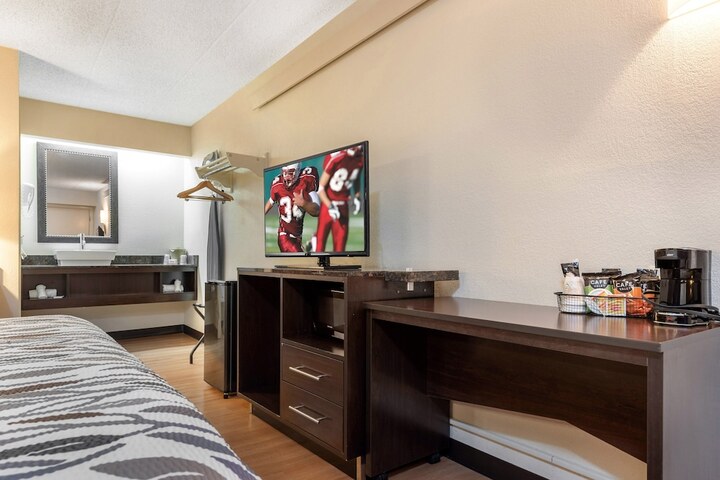 Room 25 of 29