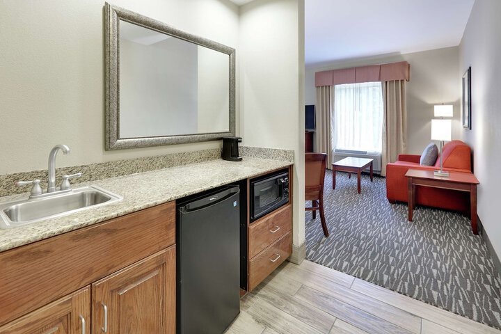 Room 33 of 49