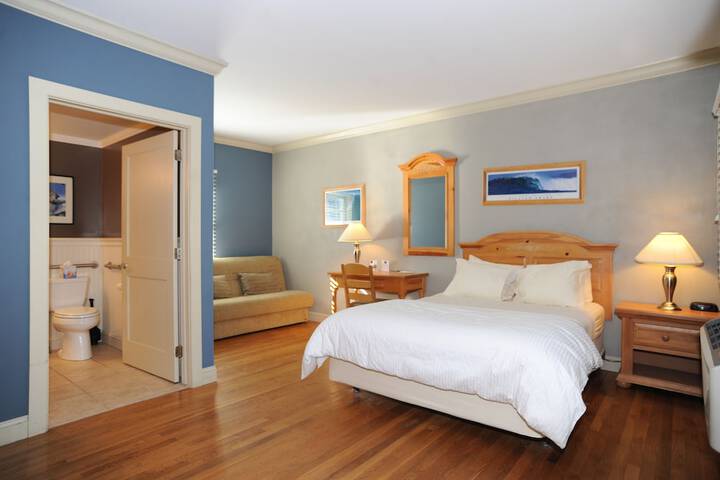 Room 8 of 33