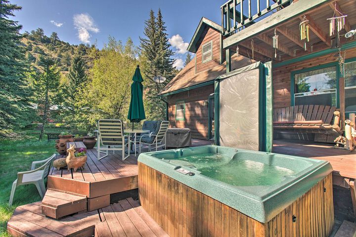 Chicago Creek B & B: 1 Mi to Mt. Blue Sky!