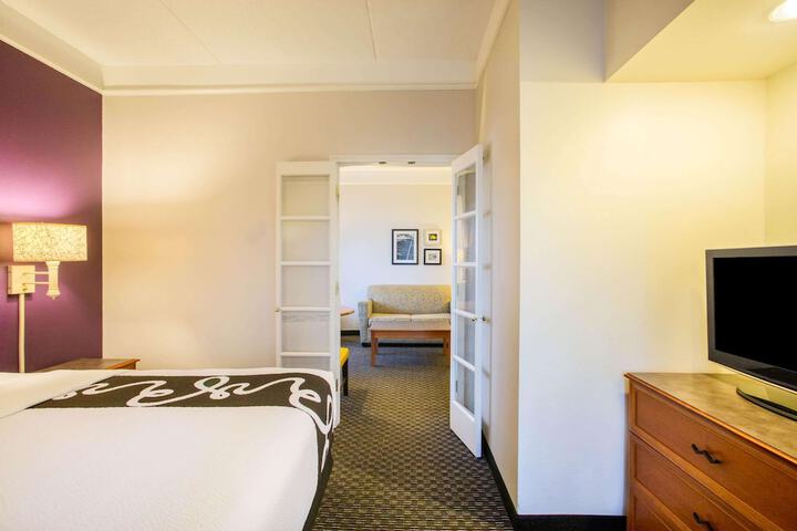 Room 16 of 51