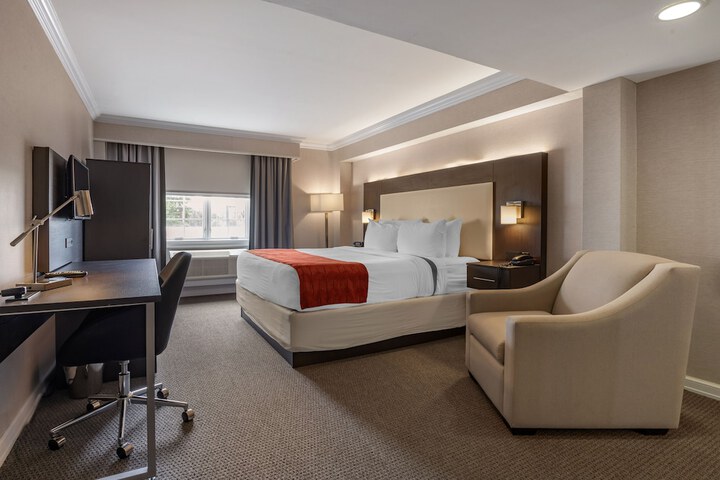Room 11 of 24