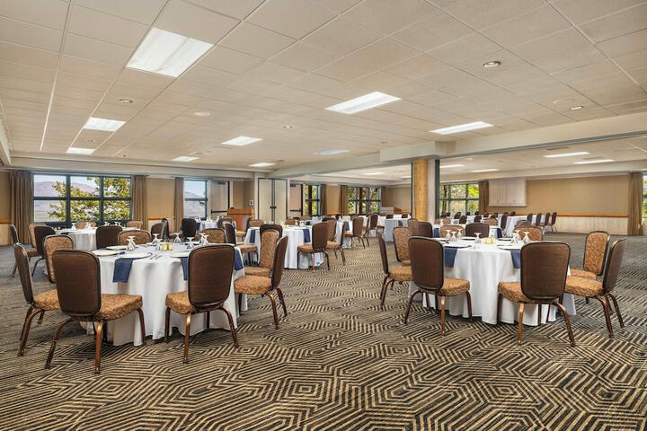 Sun Mountain Lodge