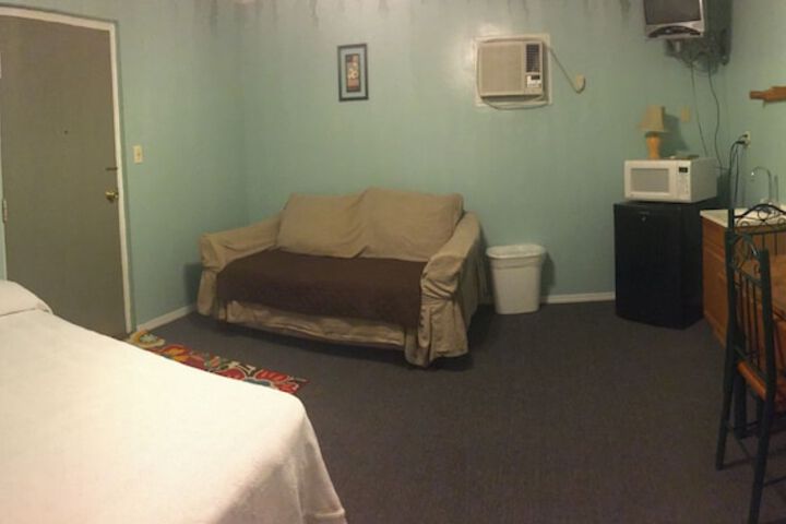 Room 12 of 17