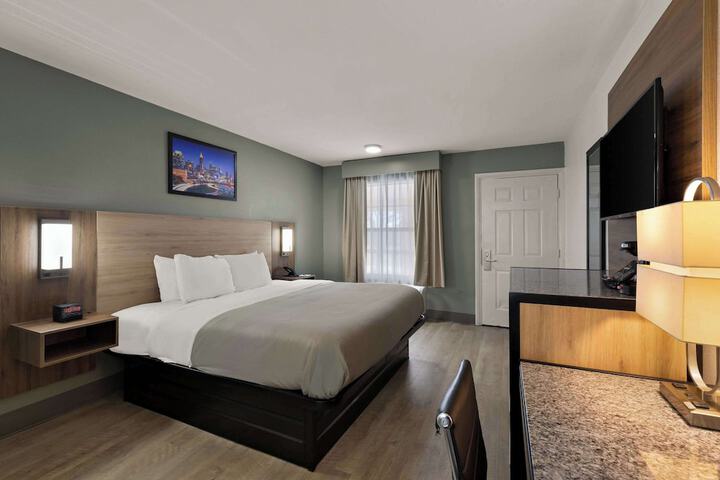 Room 14 of 48
