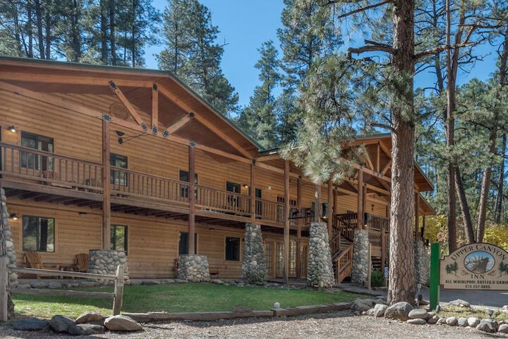 Upper Canyon Inn & Cabins