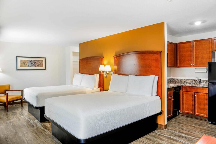 Days Inn & Suites by Wyndham Sherwood Park Edmonton