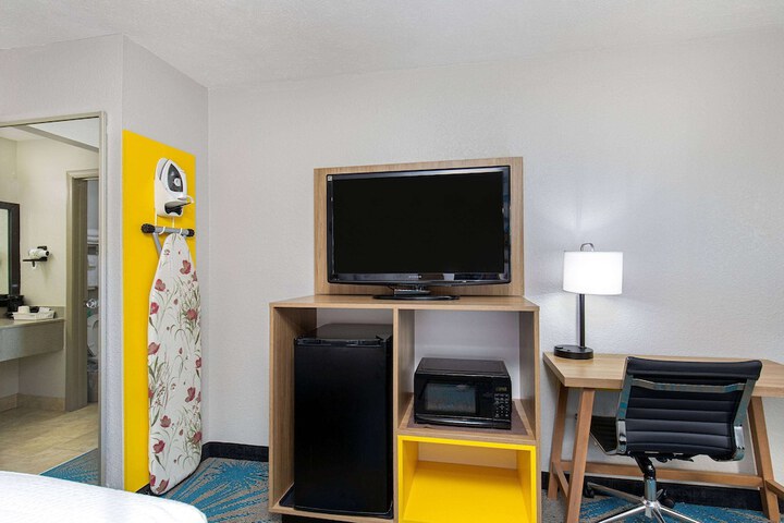 Room 38 of 47