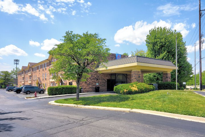 Motel 6 Libertyville IL