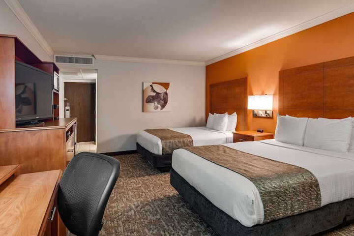 Room 18 of 25