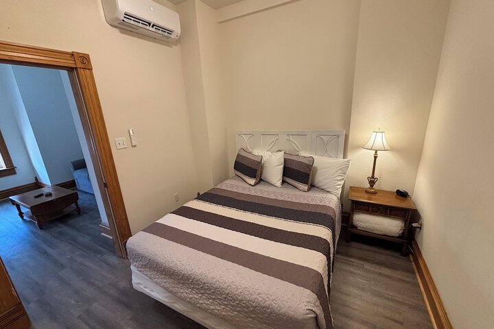 Hermann Crown Suites