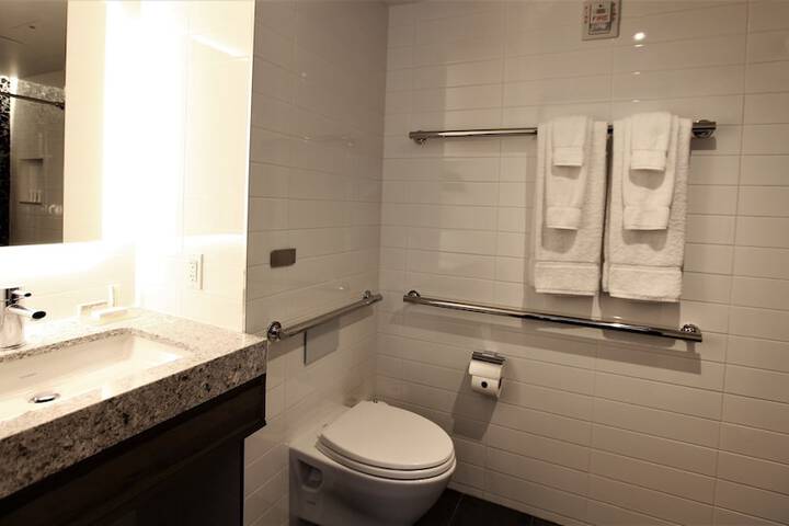 Room 35 of 59
