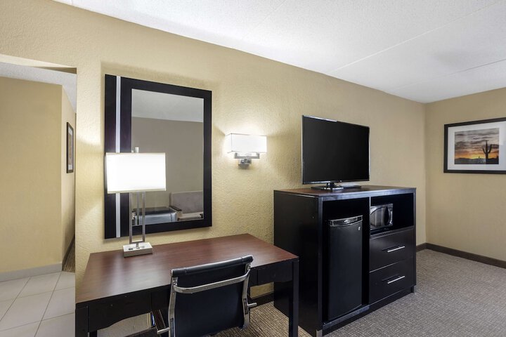 Room 11 of 35