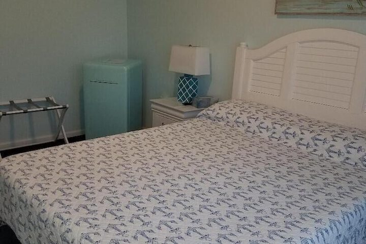 Room 25 of 28