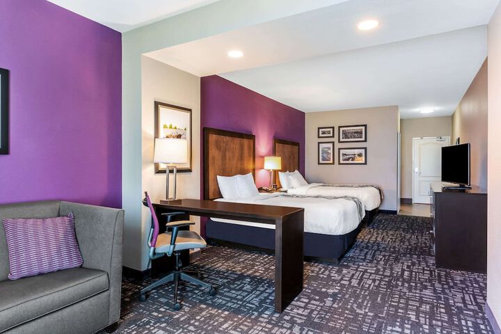 Room 14 of 28