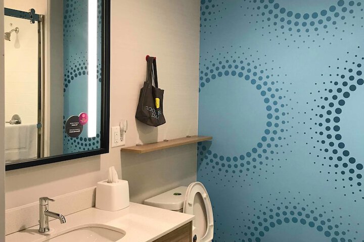 Room 14 of 65