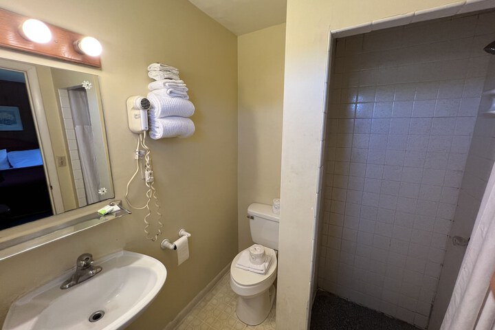 Room 18 of 34