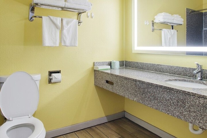Plantation Suites & Conference Center