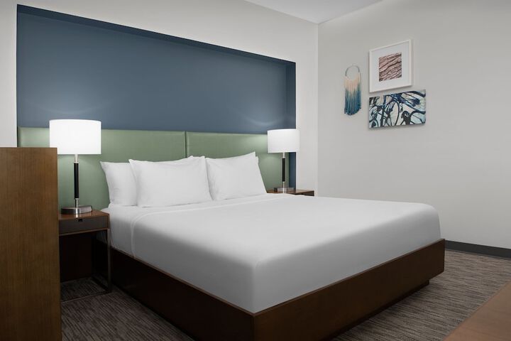 Room 33 of 46
