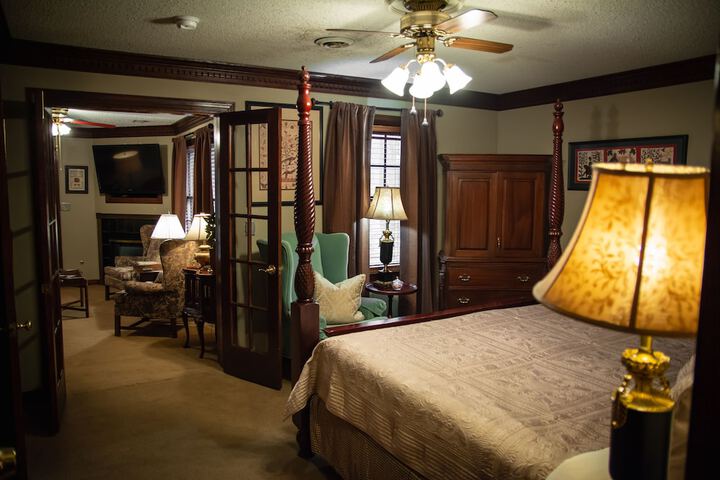Room 17 of 35