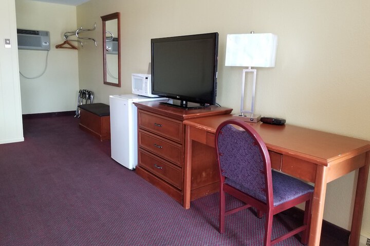 Room 26 of 34