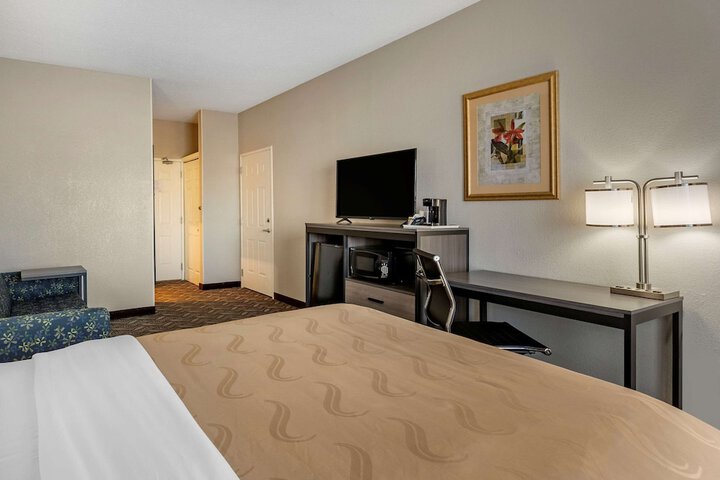 Room 18 of 46