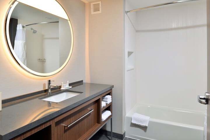 Courtyard by Marriott Raleigh Cary Crossroads