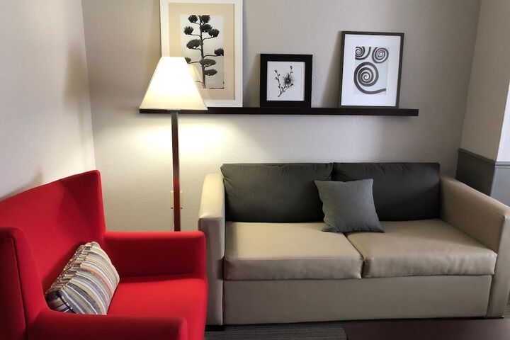 Room 13 of 36