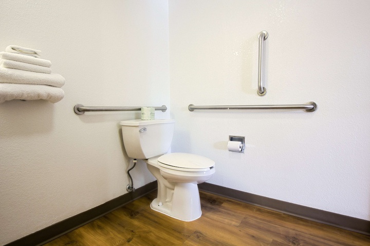 Motel 6 East Brunswick NJ