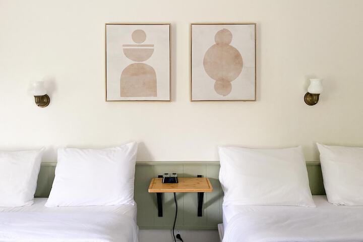 Room 11 of 30