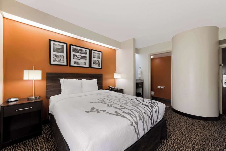Room 38 of 48
