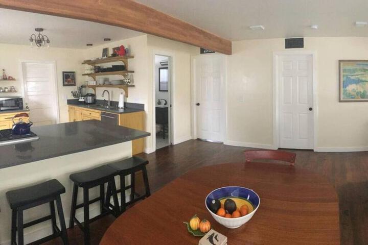 Adorable Home on the Park 10 Miles South of Eugene