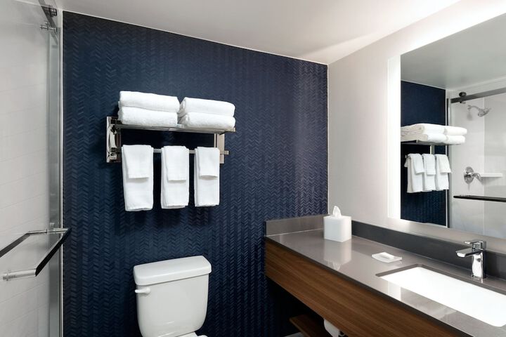 Room 17 of 24