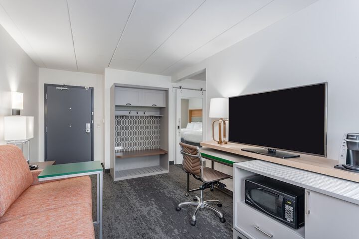 Room 30 of 42