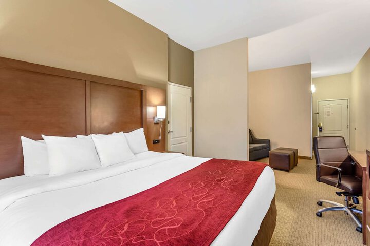 Room 25 of 61