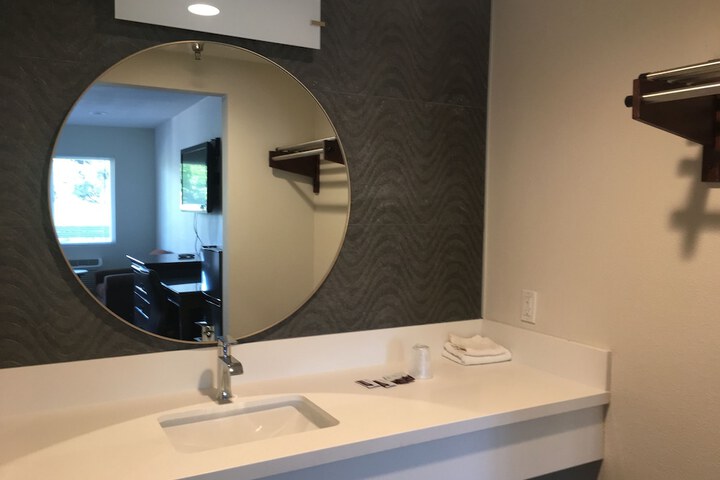 Room 6 of 19