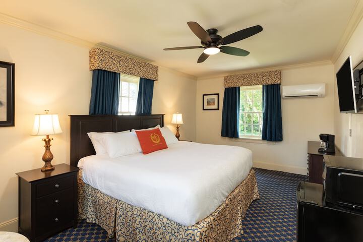 Room 10 of 29
