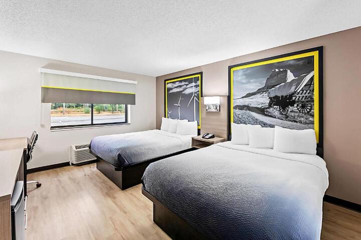 Super 8 by Wyndham Marston