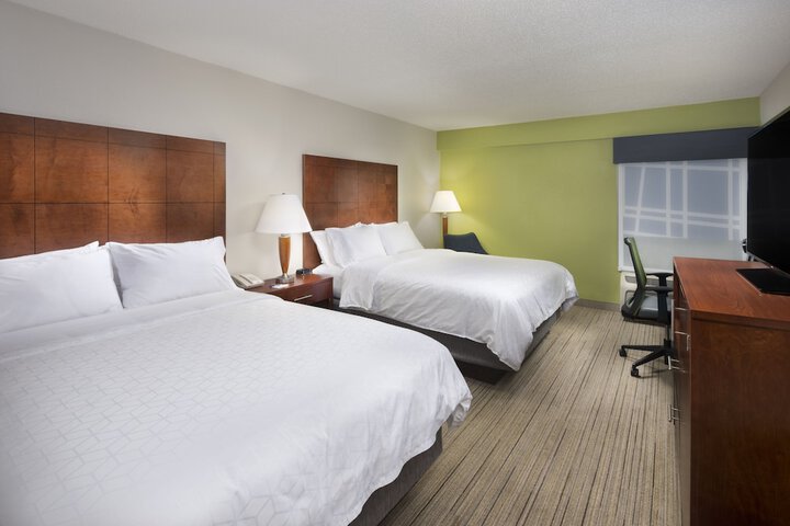 Room 14 of 33