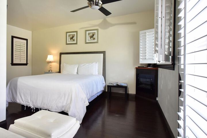 Malibu Country Inn