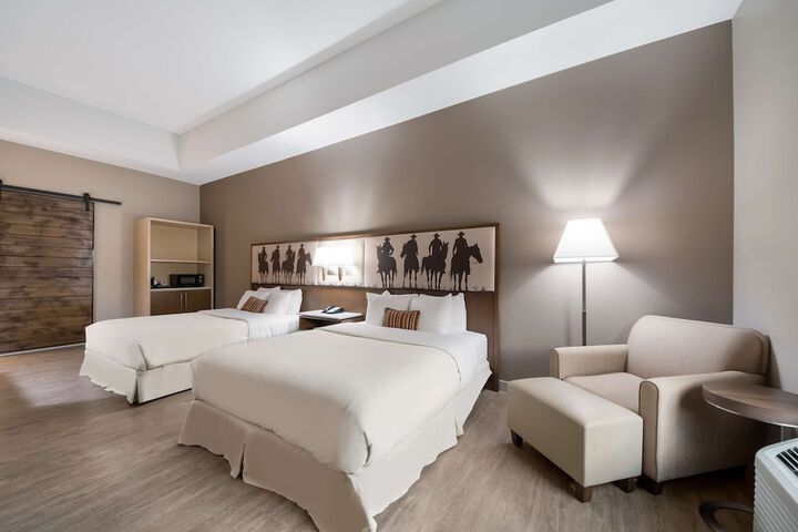 Room 9 of 35