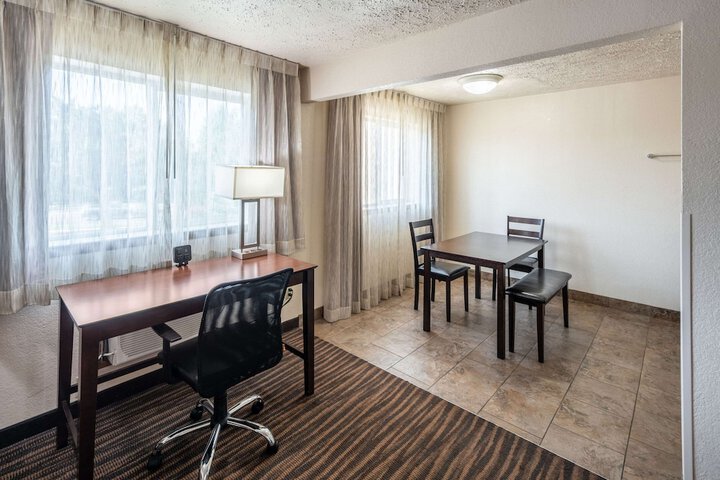 Room 18 of 37