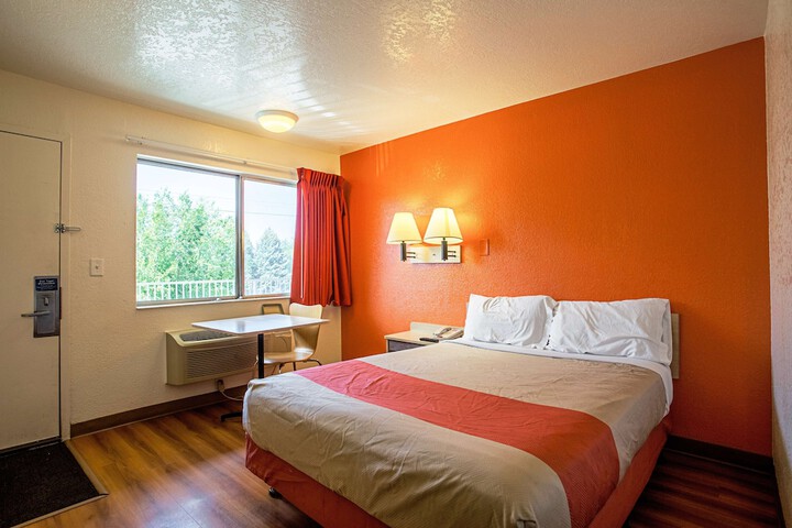 Room 17 of 32