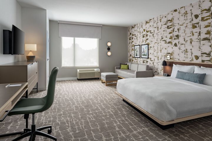 Room 14 of 33