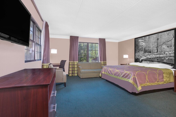 Room 11 of 15
