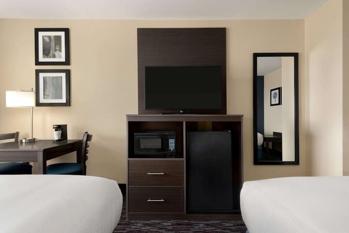 Room 16 of 30
