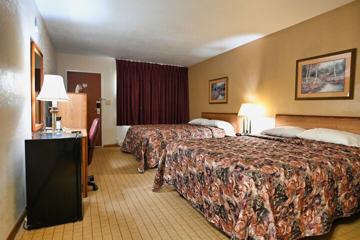 Room 9 of 12