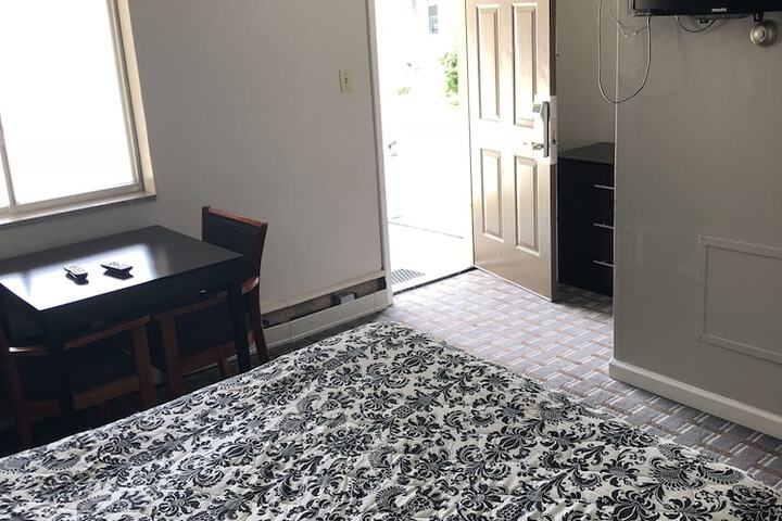 Room 17 of 60